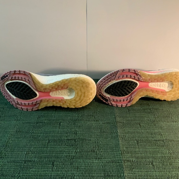 Women’s Adidas Size 8 Ultraboost 21 Cold Rdy Running Shoes Gray/ Pink - Picture 9 of 9